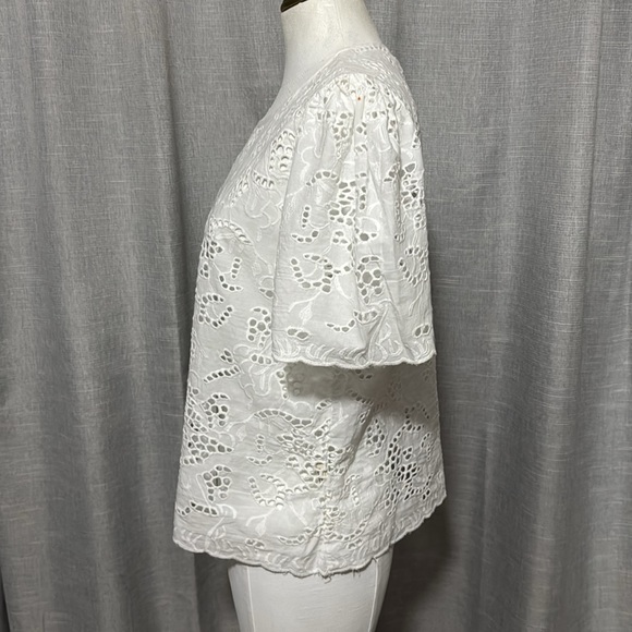 Nicole Miller Artelier Eyelet Blouse-Sz M-White-Cotton-Unlined-Shortsleeved - Picture 5 of 16